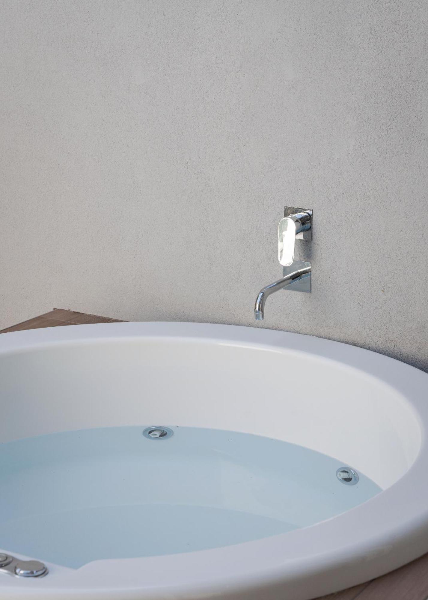 Sette Suites & Rooms - Adults Only Xylokastro Exterior photo